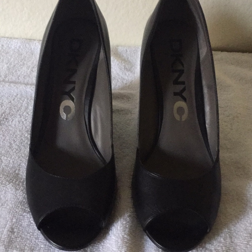 New black DKNY open toe wedges